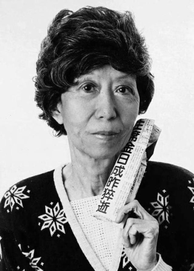 张爱玲为什么三年搬家80余次,张爱玲晚年孤身一人搬家180次