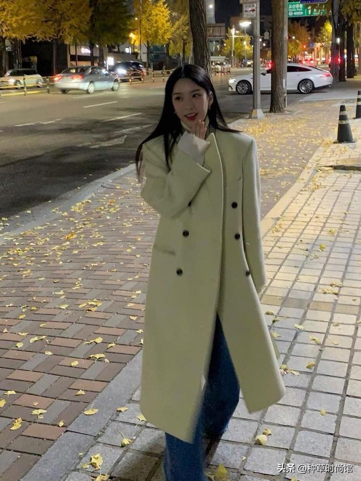 韩国小姐姐冬日穿搭,拜托冬天穿短袖