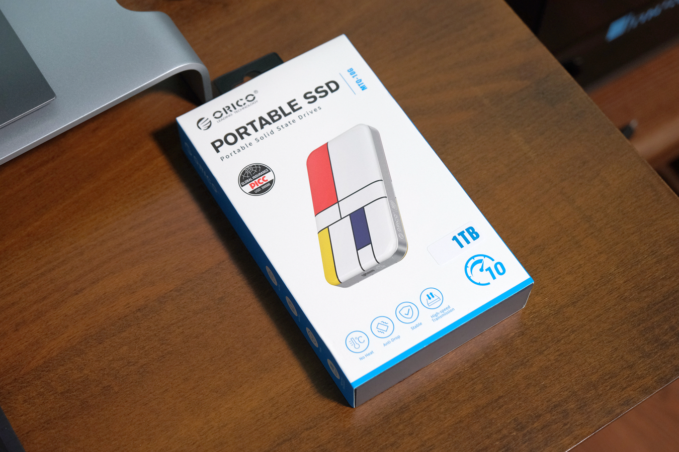 奥睿科蒙太奇,颜值和性能都优秀的超级本