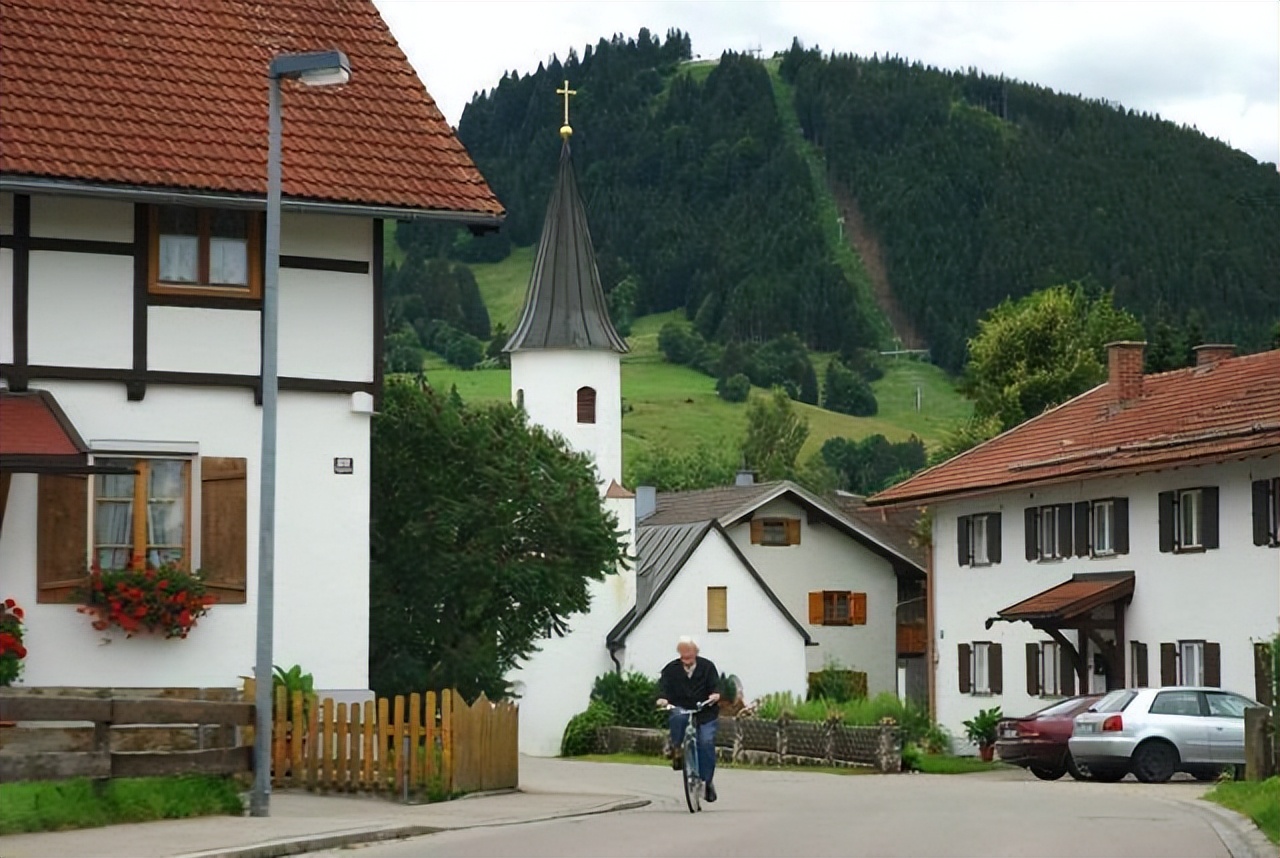 为什么德国装一台空调要15000,在德国装一台家用空调需要多少钱