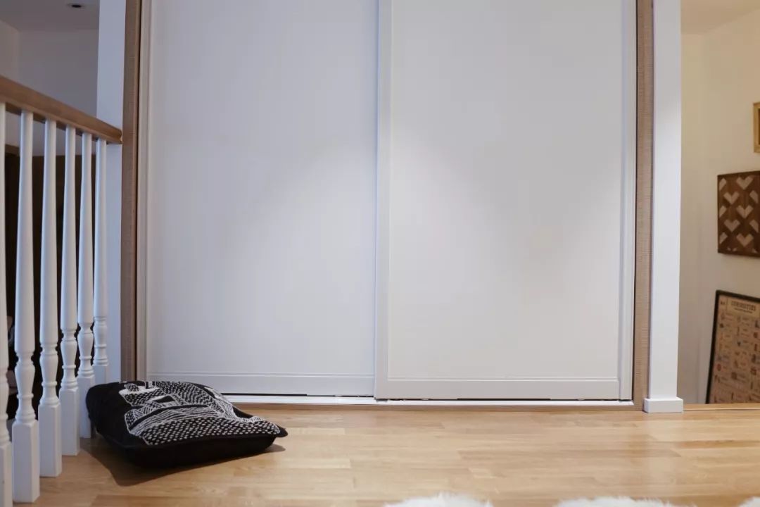 她买下32㎡老旧学区房，为女儿打造小桃园，还有20㎡超舒适大庭院