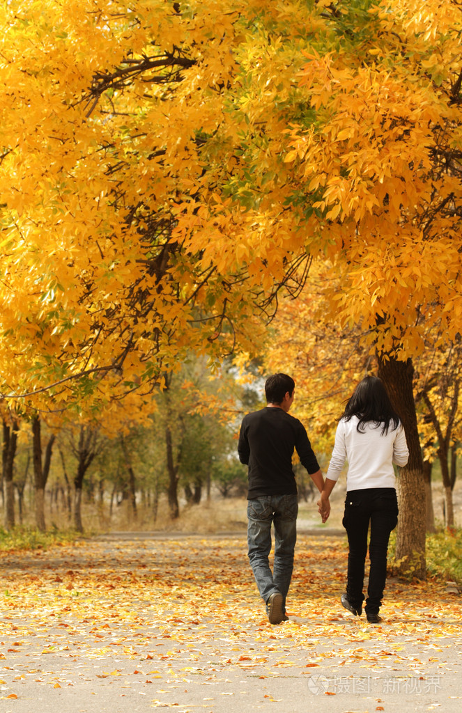 一个人用多少度电正常,一个人正常一天用电几度