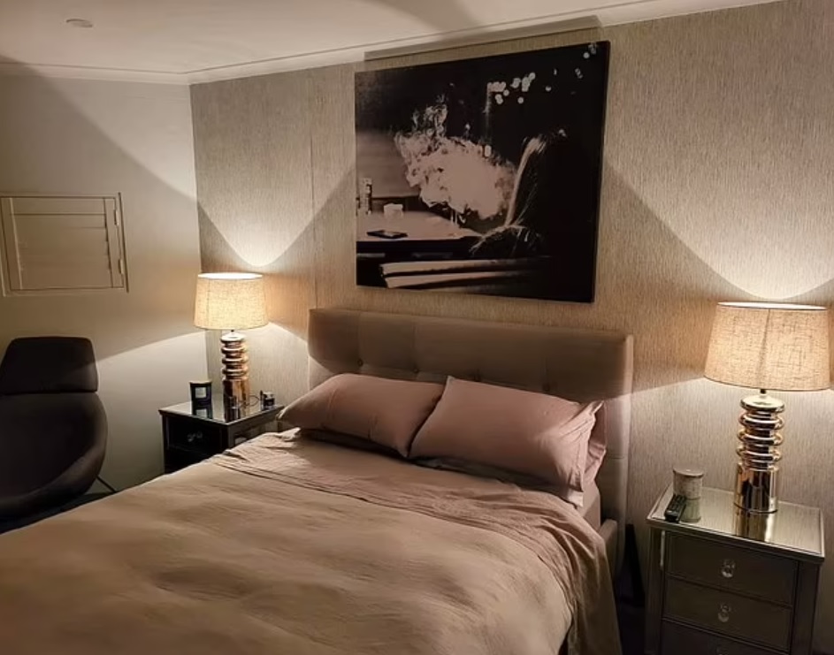 小哥为省钱在悉尼捡垃圾，年赚2万澳币，名包手机电脑随地捡？