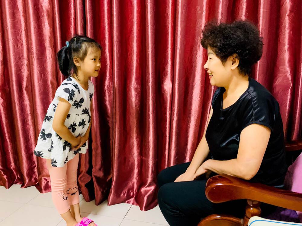 孩子不爱说话？家长不妨试试这3点，专治孩子语言表达能力差