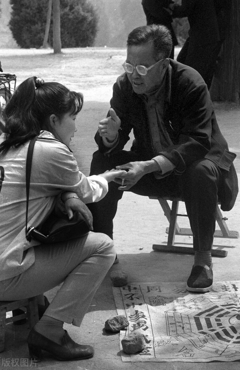 安徽算命网红非法盈利200多万!为什么算命如此火爆?