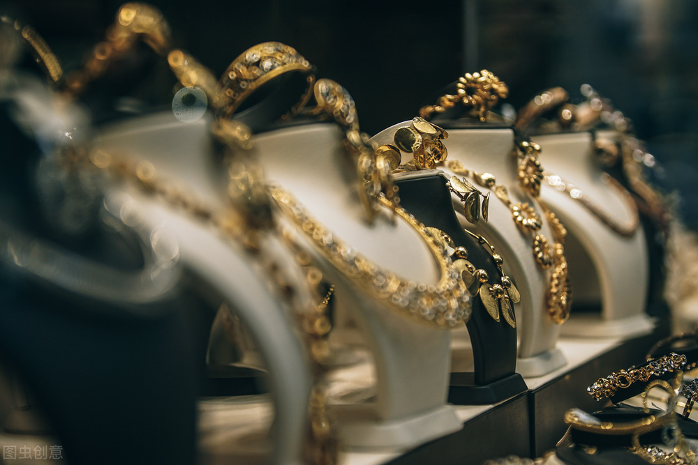 买一条金项链一般多少钱？