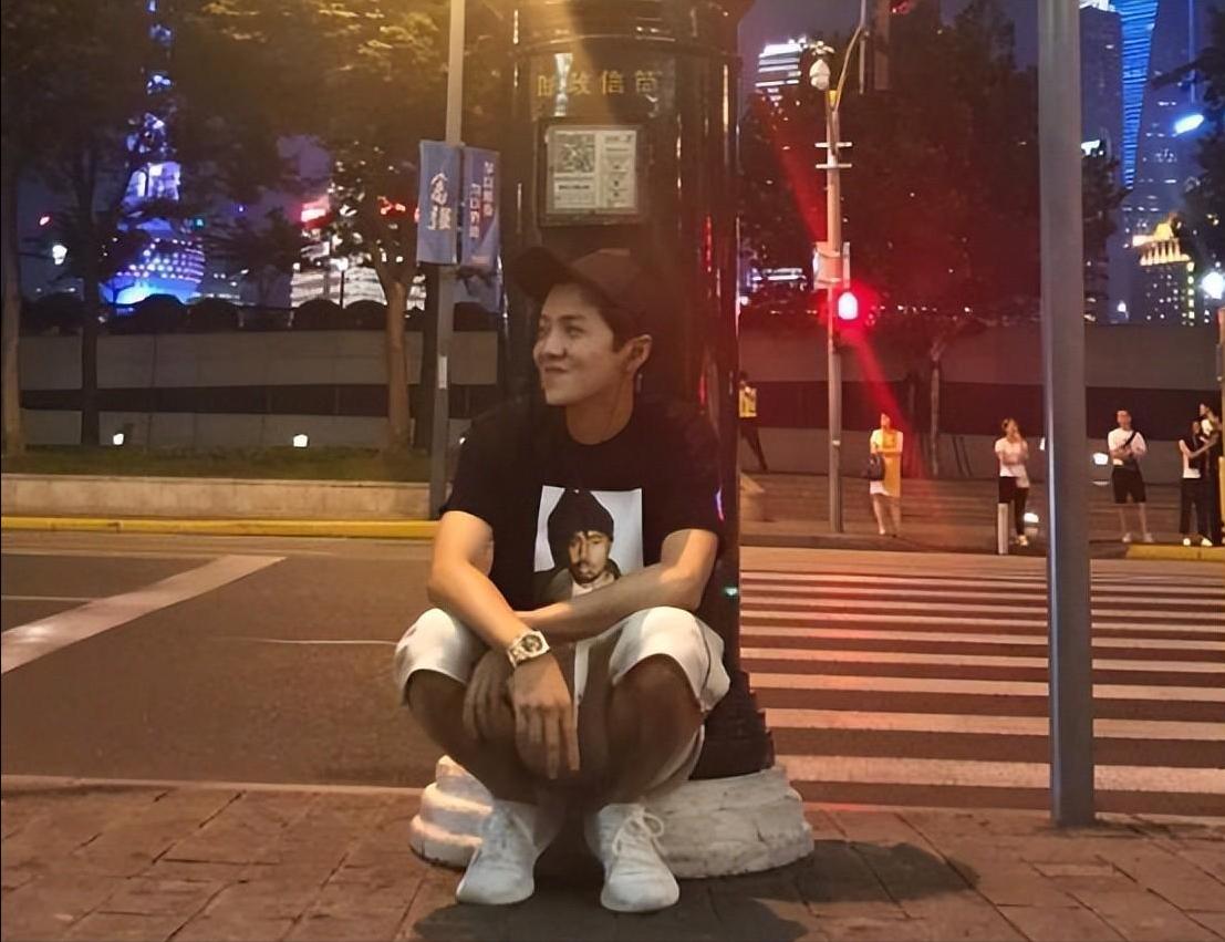 鹿晗为什么很红平常却看不到,鹿晗为什么突然火起来了