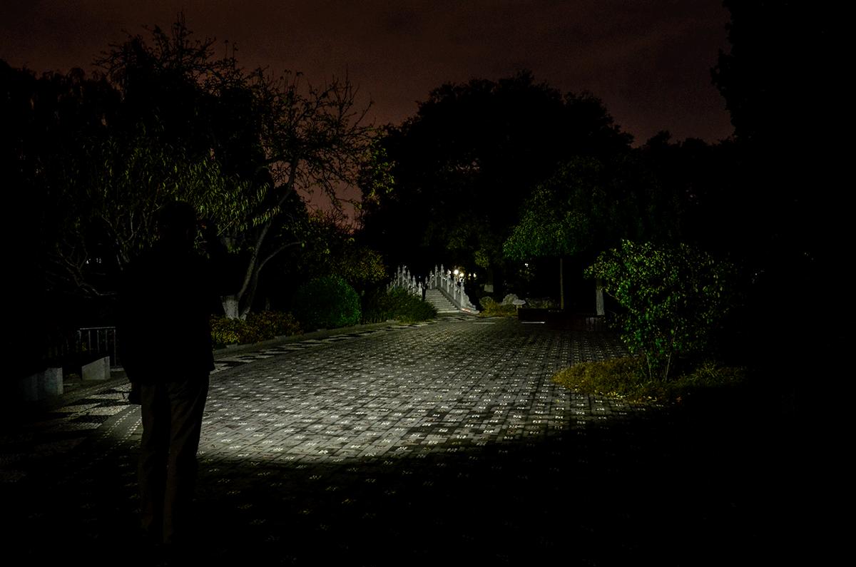 黄白光自由切换两用头灯,泛光和远射一体头灯