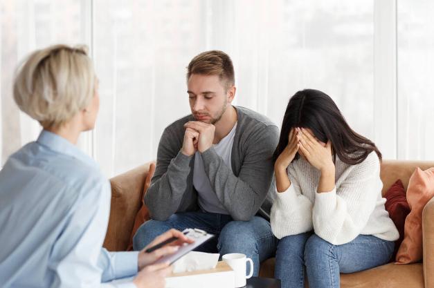 女朋友一言不合就发脾气怎么回事,女友一言不合就和我吵架