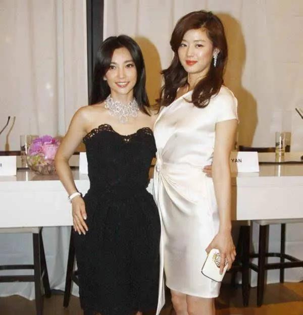 韩国学生党提气色润唇膏,润唇膏涂脸韩剧