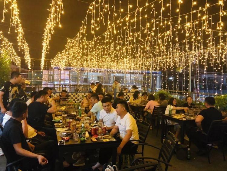 山东淄博井喷视频,五一淄博旅游有多火