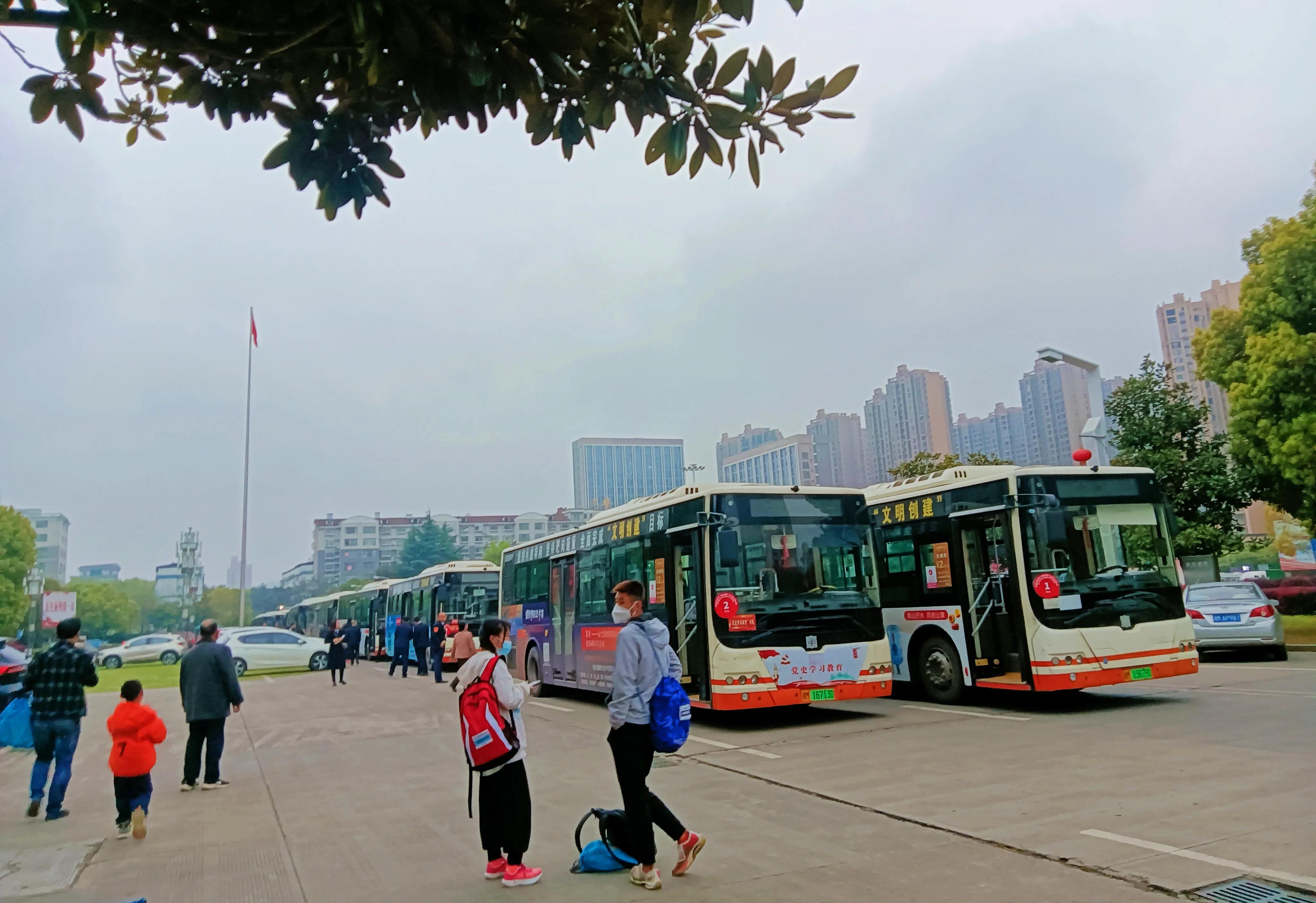 运动老乡(106)永州巅峰跑赛途中捆鞋带