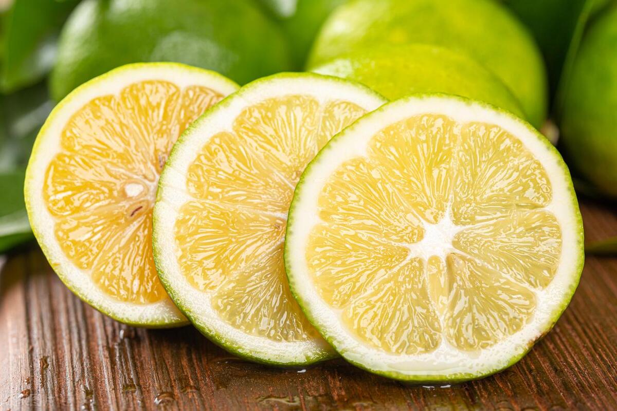 雀斑是天生的吗能治好吗,雀斑属于显性基因吗