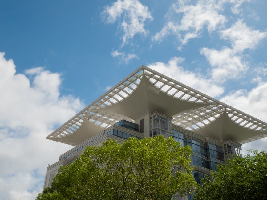 支持0.23米近摄!5千元的大三元松下H-E08018评测