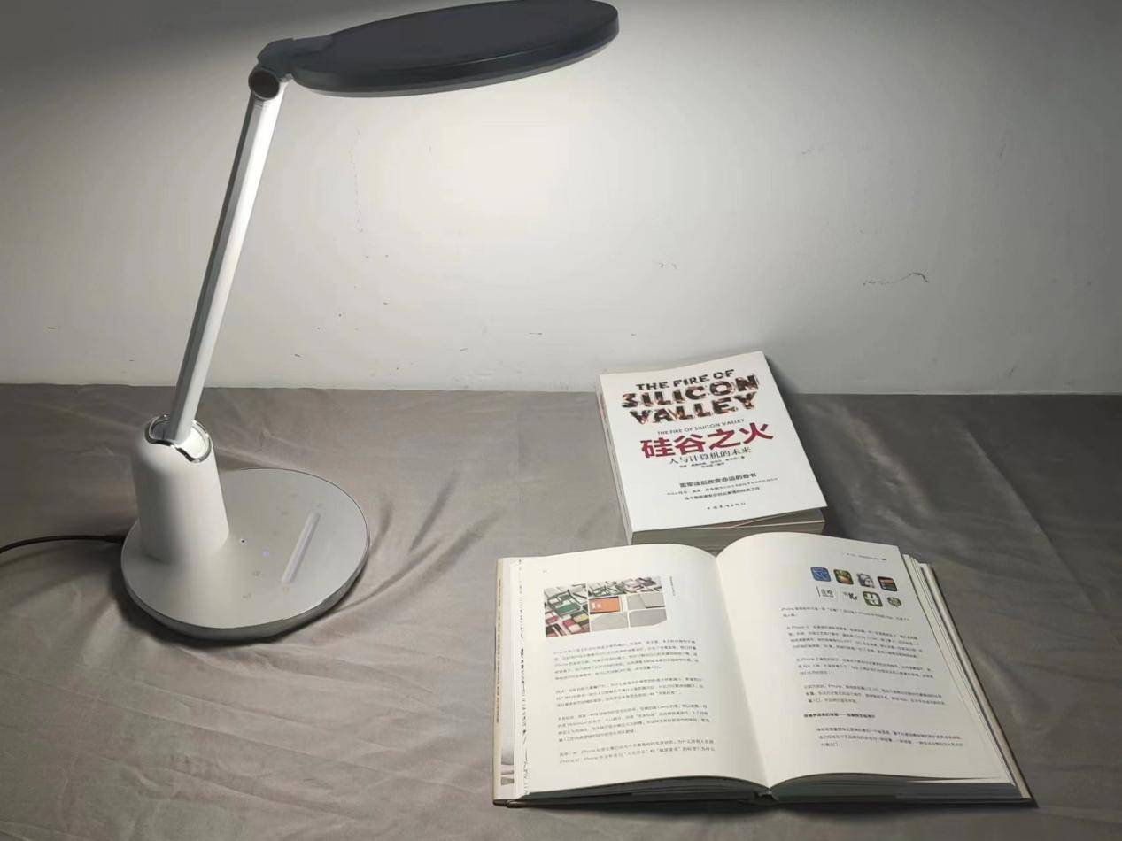 欧普雷士飞利浦护眼台灯对比,台灯飞利浦欧普雷士