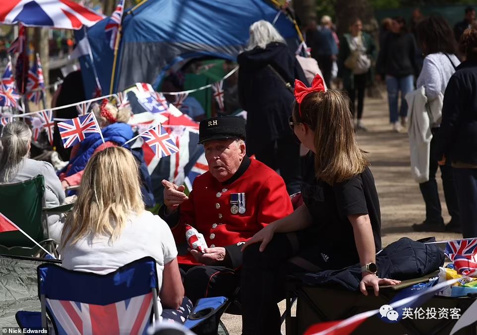 英国国王加冕典礼全过程中文解说,英国国王加冕仪式直击现场哈里