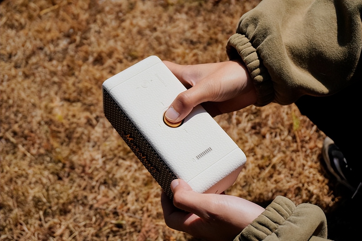 embertonii立体声,Emberton听歌特点