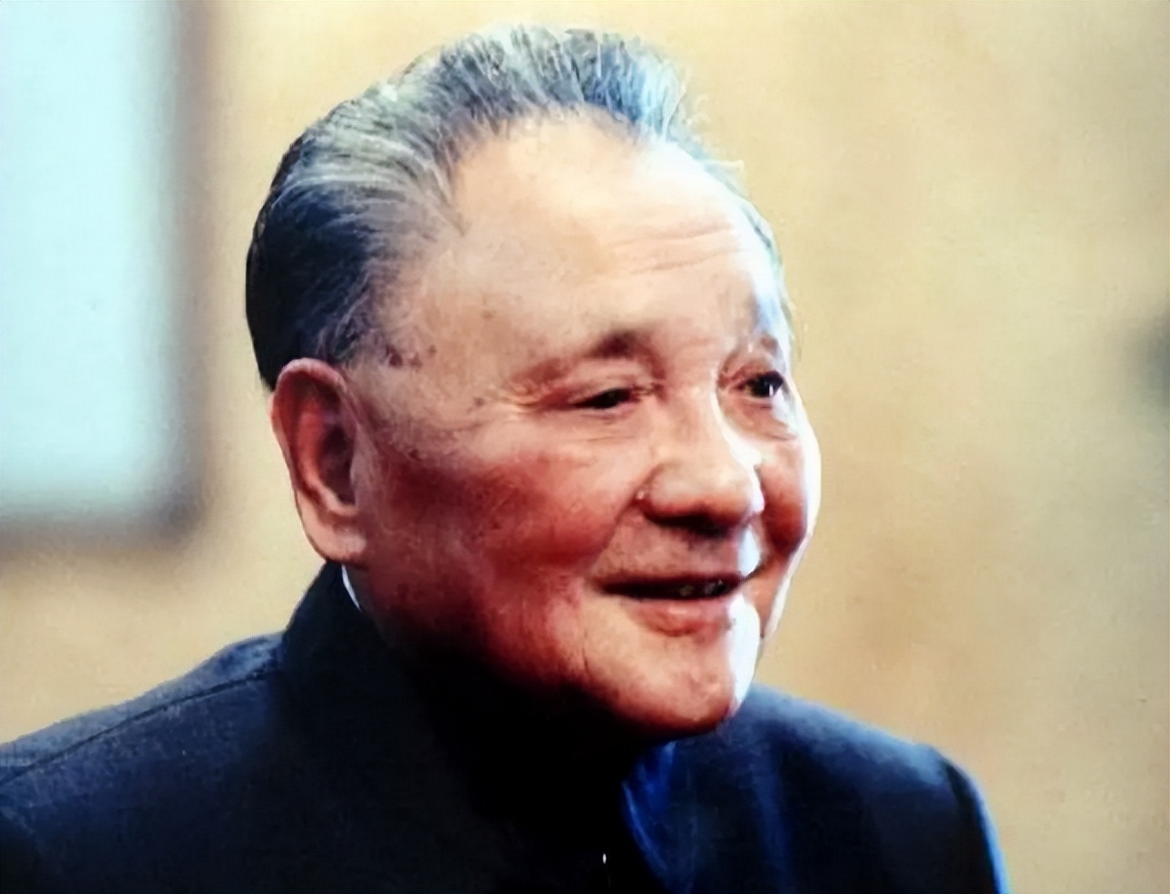 77年万斯访华，替美国抛出三个无理要求，邓公忍无可忍回怼10个字