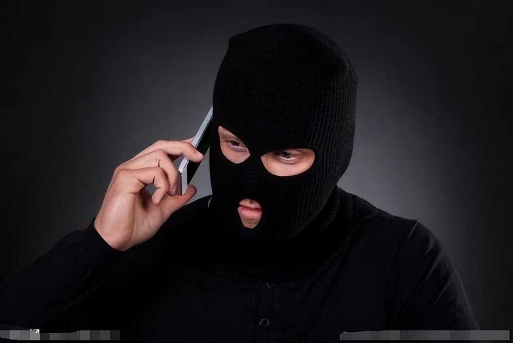 男子偷手机50元贱卖,男子网吧偷手机卖掉