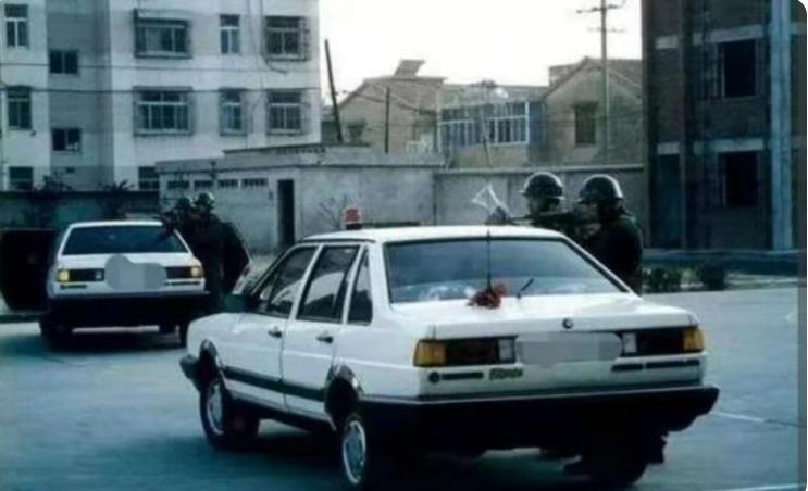 1999年山东一小贩卖毒冰棍，12个孩子无辜死亡，真凶逃亡15年被抓