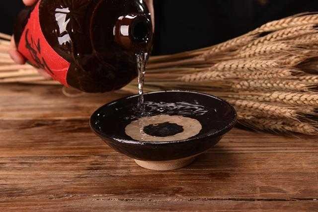 伏特加在俄罗斯人眼里是什么,中国的白酒和俄罗斯的伏特加