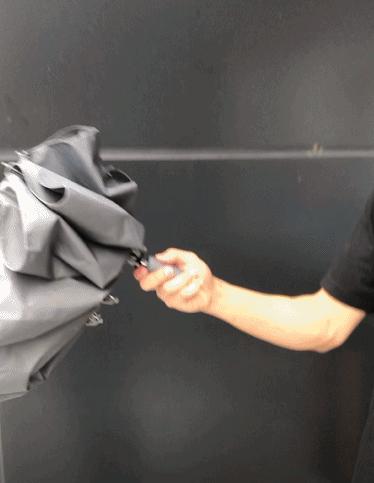 国产伞界“黑马”崛起！突破传统雨伞设计，风雨越大越显厉害