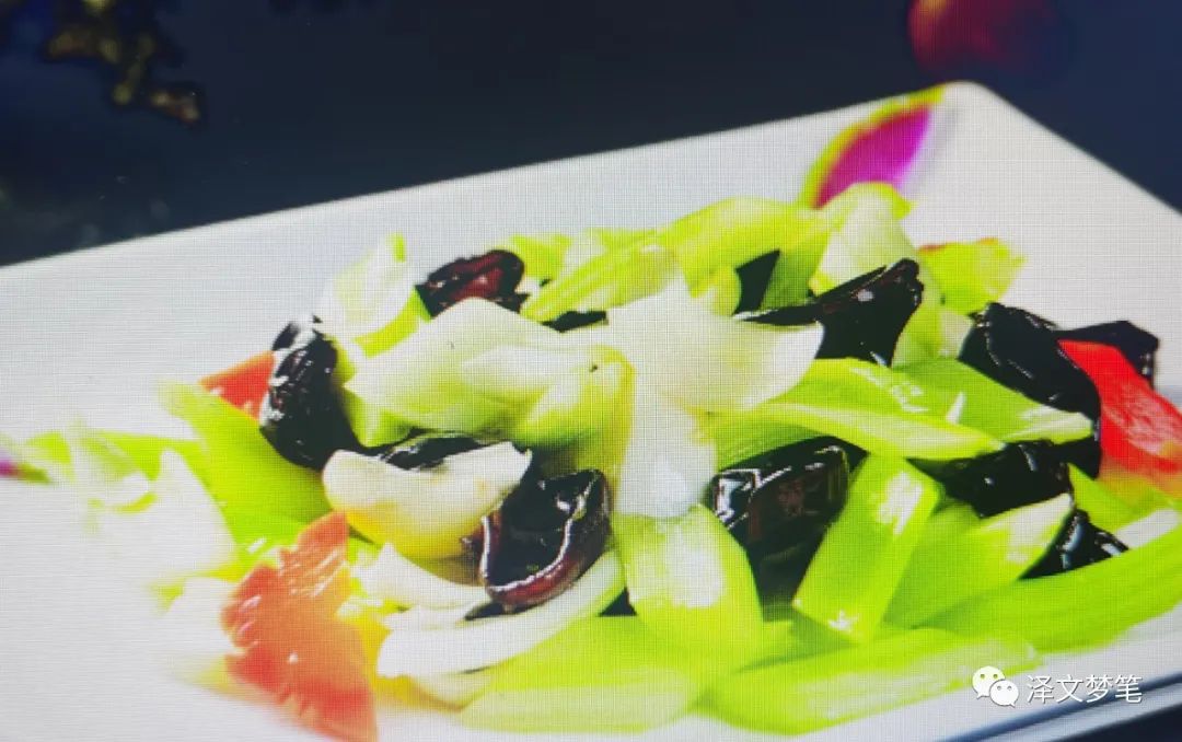 哪种黑木耳药用价值高,黑木耳食用菌图片