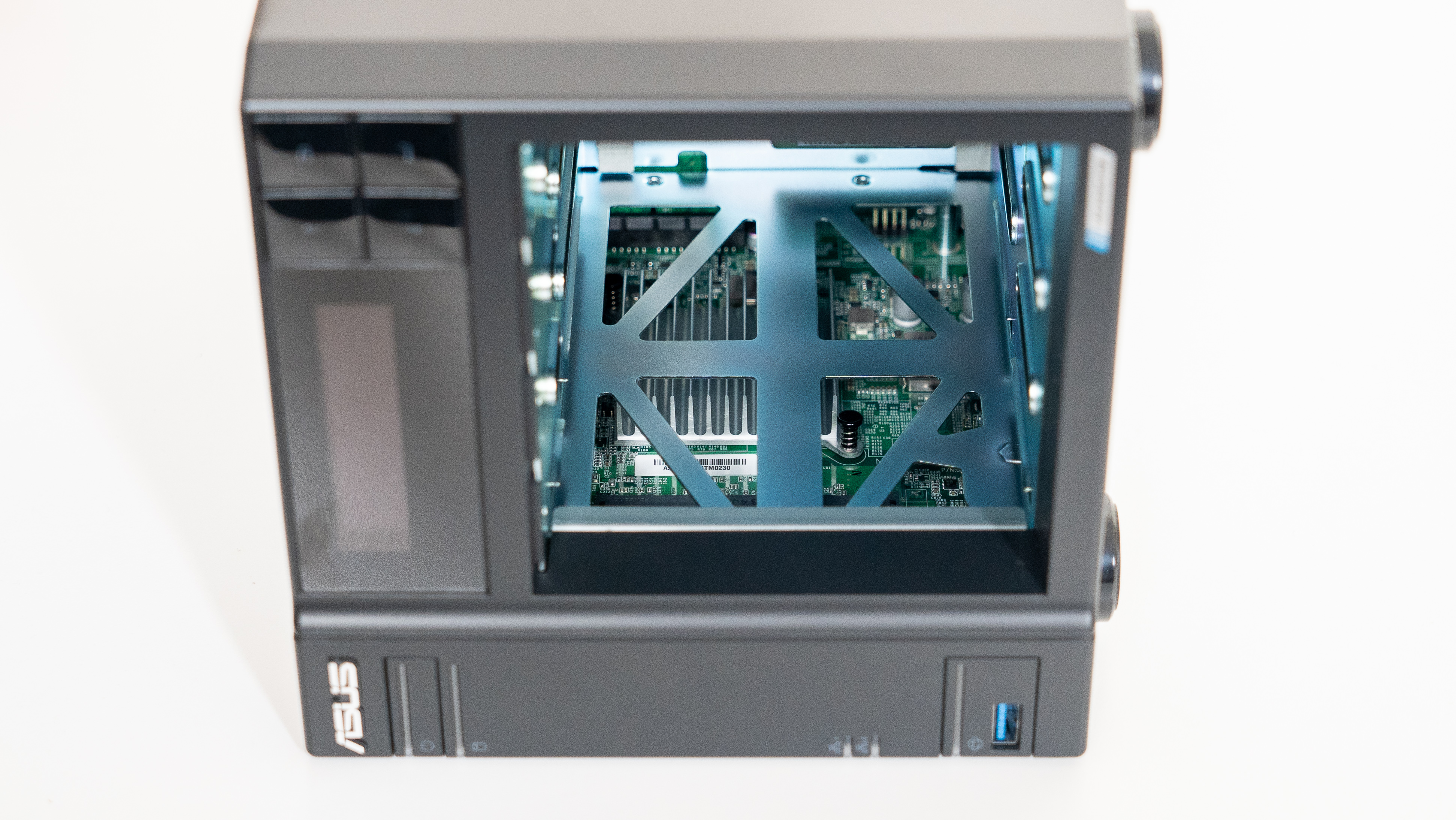 西部数据红盘plus比pro慢多少,西部数据红盘2个4t还是1个8t