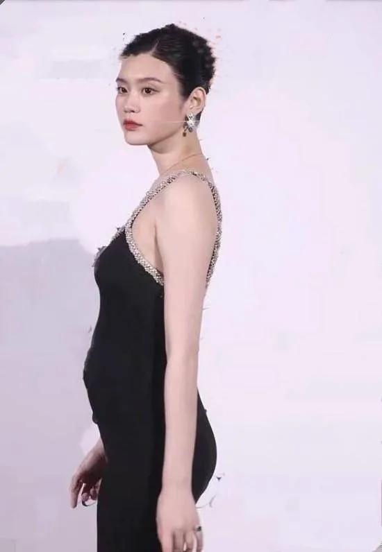 奚梦瑶婚后越来越富态了,奚梦瑶婚后首亮相