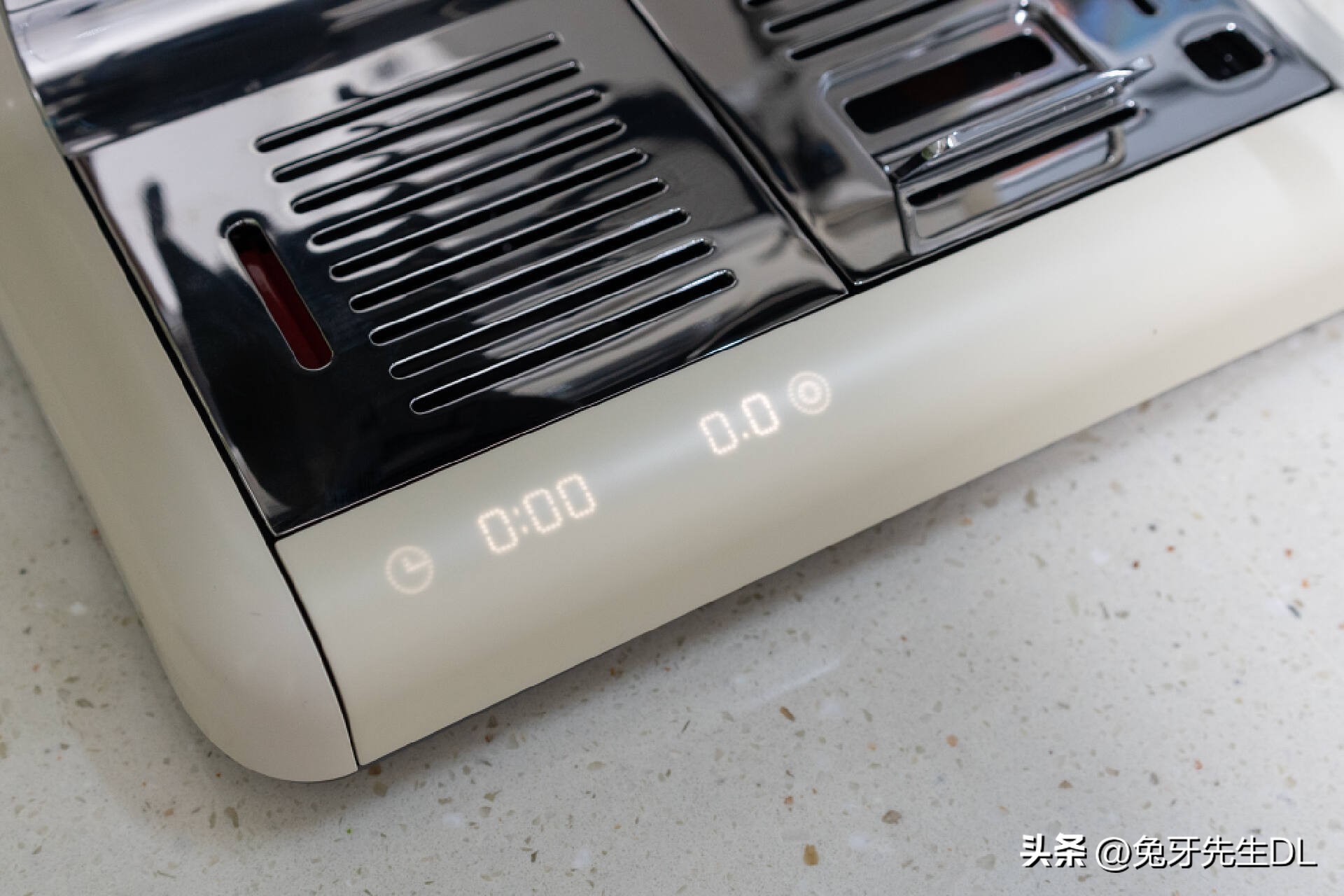 让家里劳动者解放双手，拥有这些实用的小家电将大幅提高生活品质