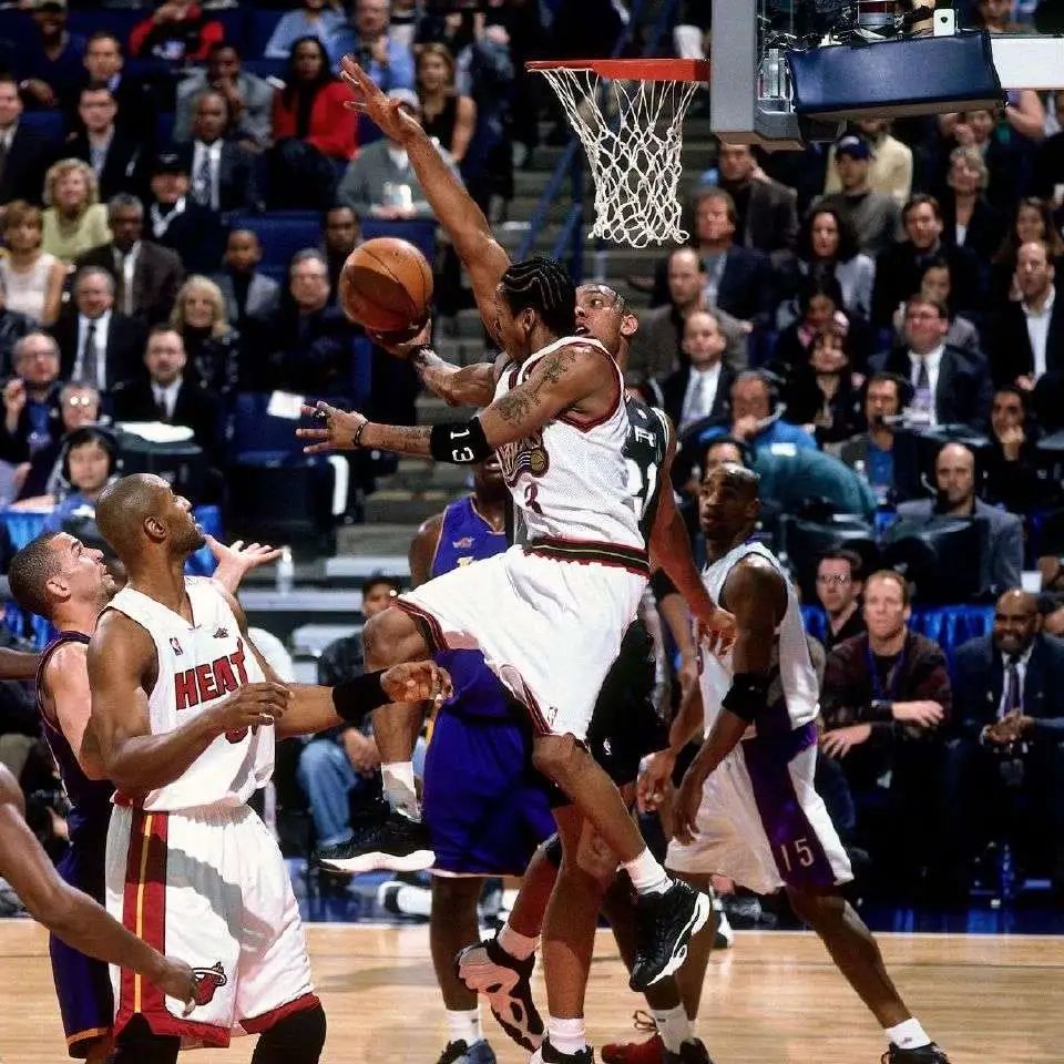 艾弗森第1双签名鞋实战,盘点艾弗森未复刻的签名鞋