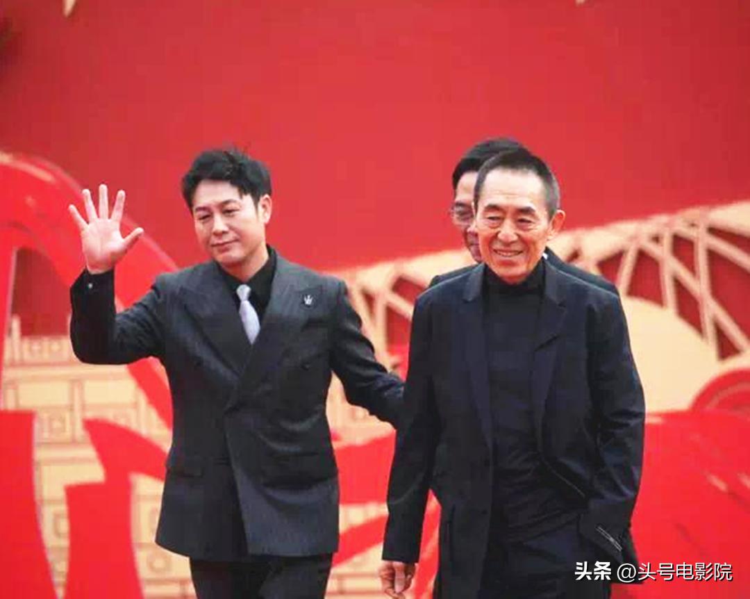 张颂文北京国际电影节搀扶关锦鹏,张颂文哭了的图片