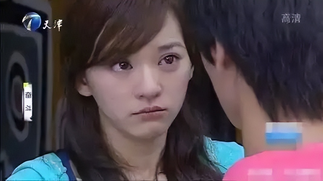 曝女星婚内出轨直言男方是提款机,表面清纯玉女实则情史混乱的女星