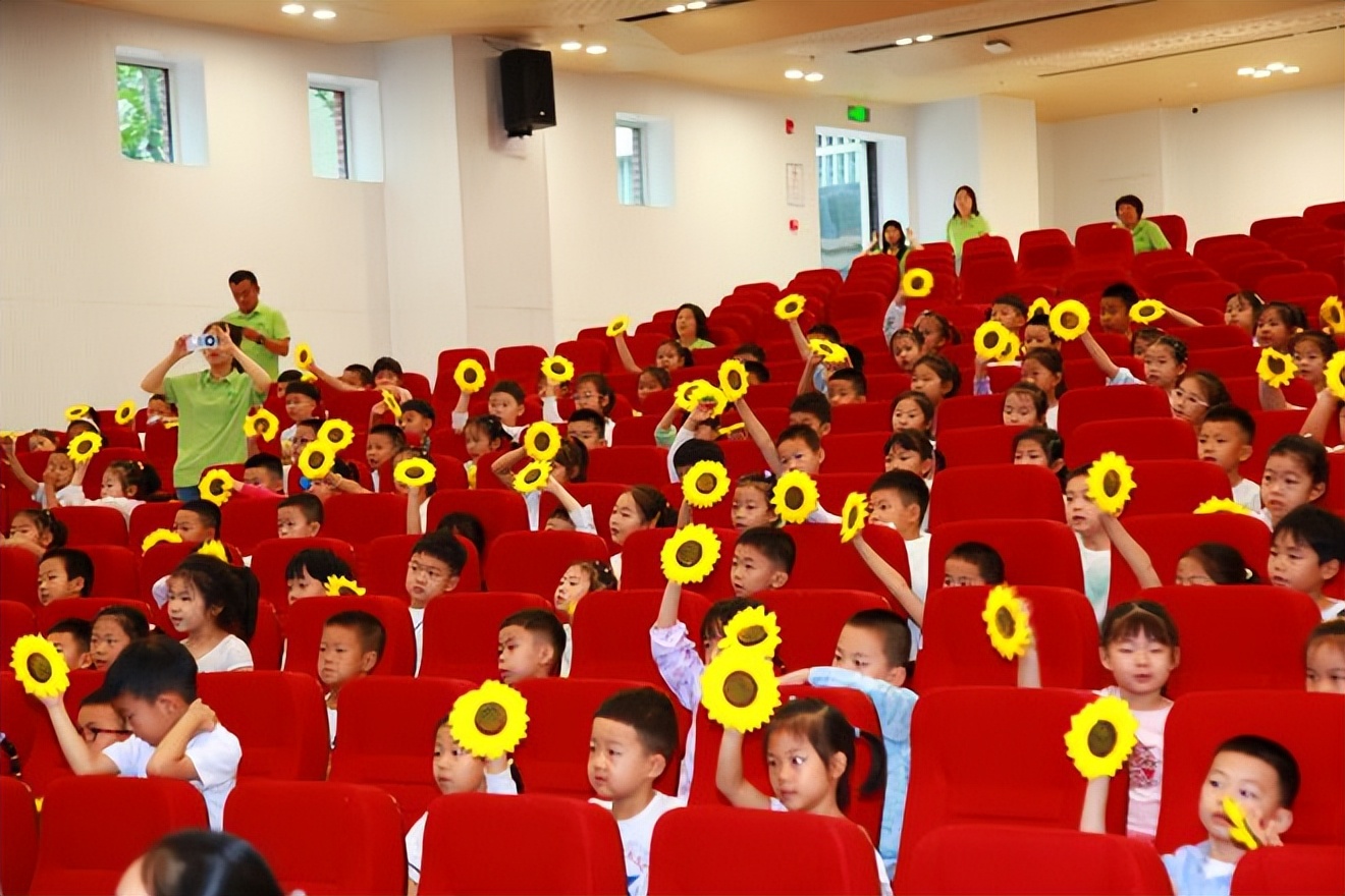 同心共筑中国梦争做新时代好少年,同心筑梦迎新岁砥砺前行谱华章