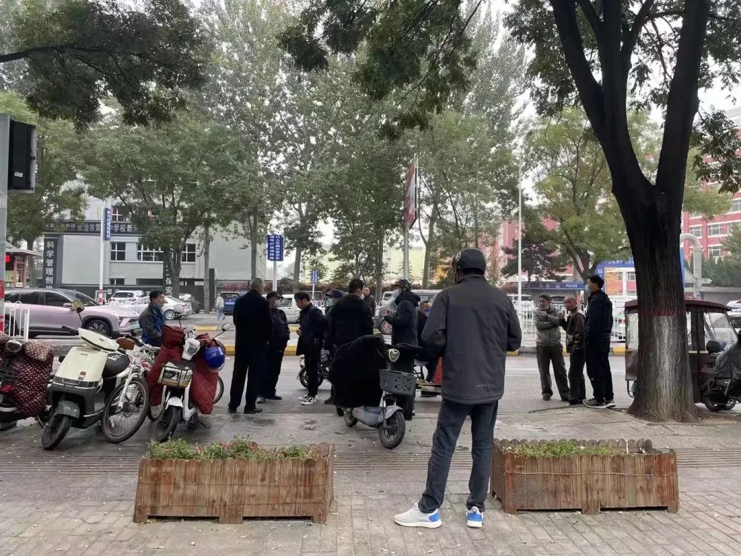 在小县城上班如何发展副业,18线小县城却有着一线城市的消费