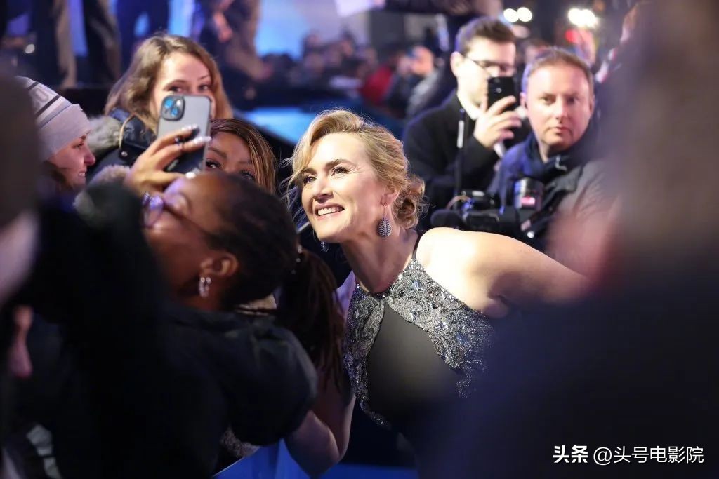 豆瓣8.4开分！揭秘《阿凡达2》主角：73岁奶奶演少女，70岁演反派