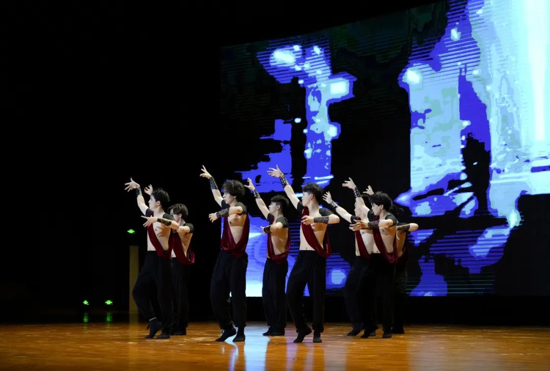 浠婂鑸炲姩,浠婂鑸炶捣鏉ュ箍鍦鸿垶