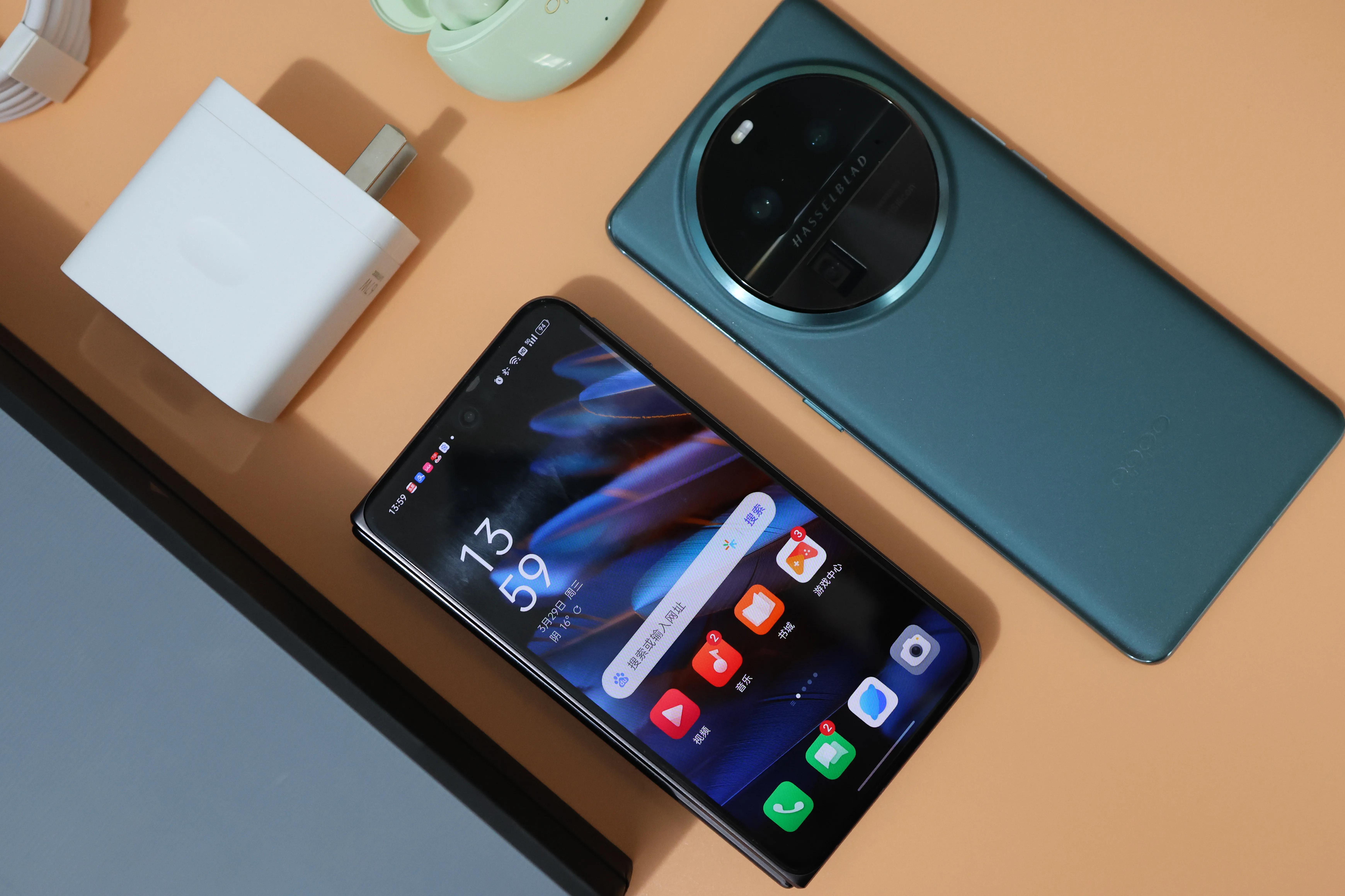 oppofindn220万次折叠测试,oppofindn2折叠屏手机多角度拍照