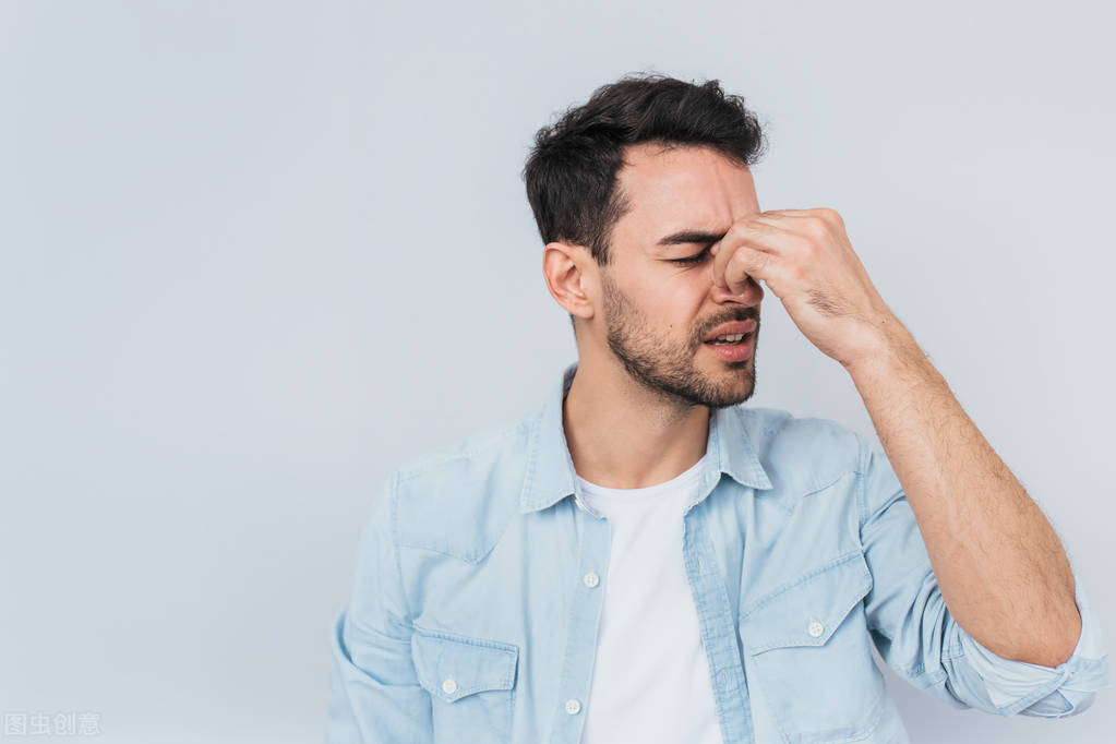 男性尿液浑浊有白色沉淀物,男性尿液浑浊