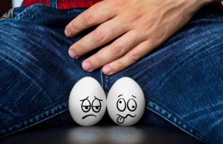 “蛋疼”折磨了他三个月之后,终于进行了治疗