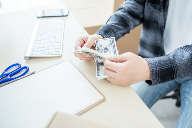 #如何在*今条头日**轻松月入过万？