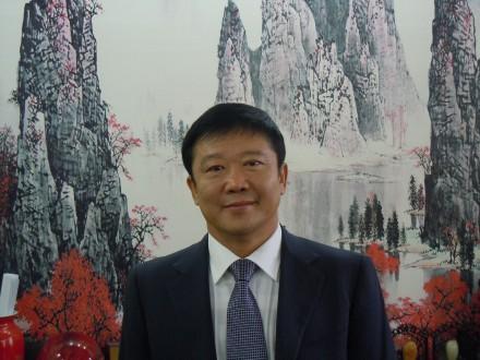 王子忠独领角钢“不等边”