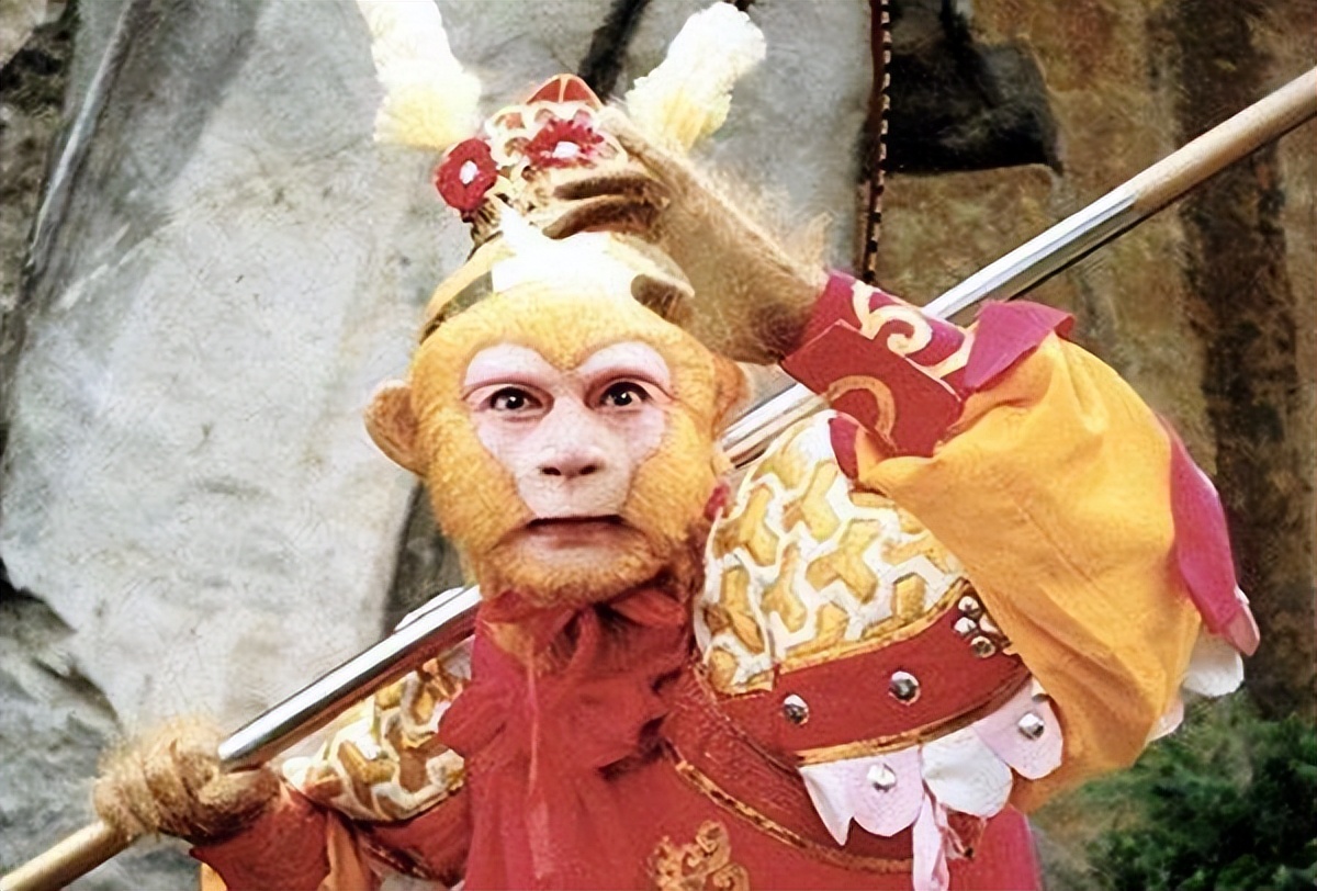 这部西游网大有何能耐？做到单日近百万*放播**，全平台热度稳居前三