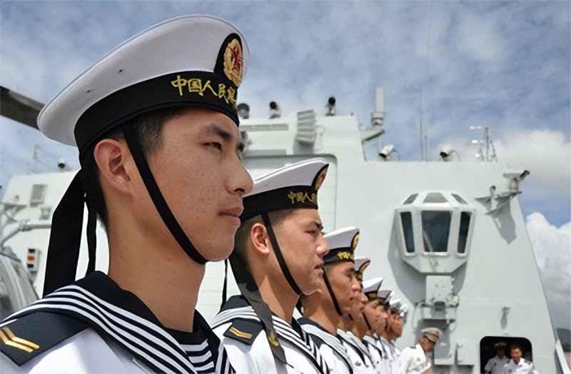 菲律宾海警船被中方依法驱离,中国海警船驱离菲律宾海警船