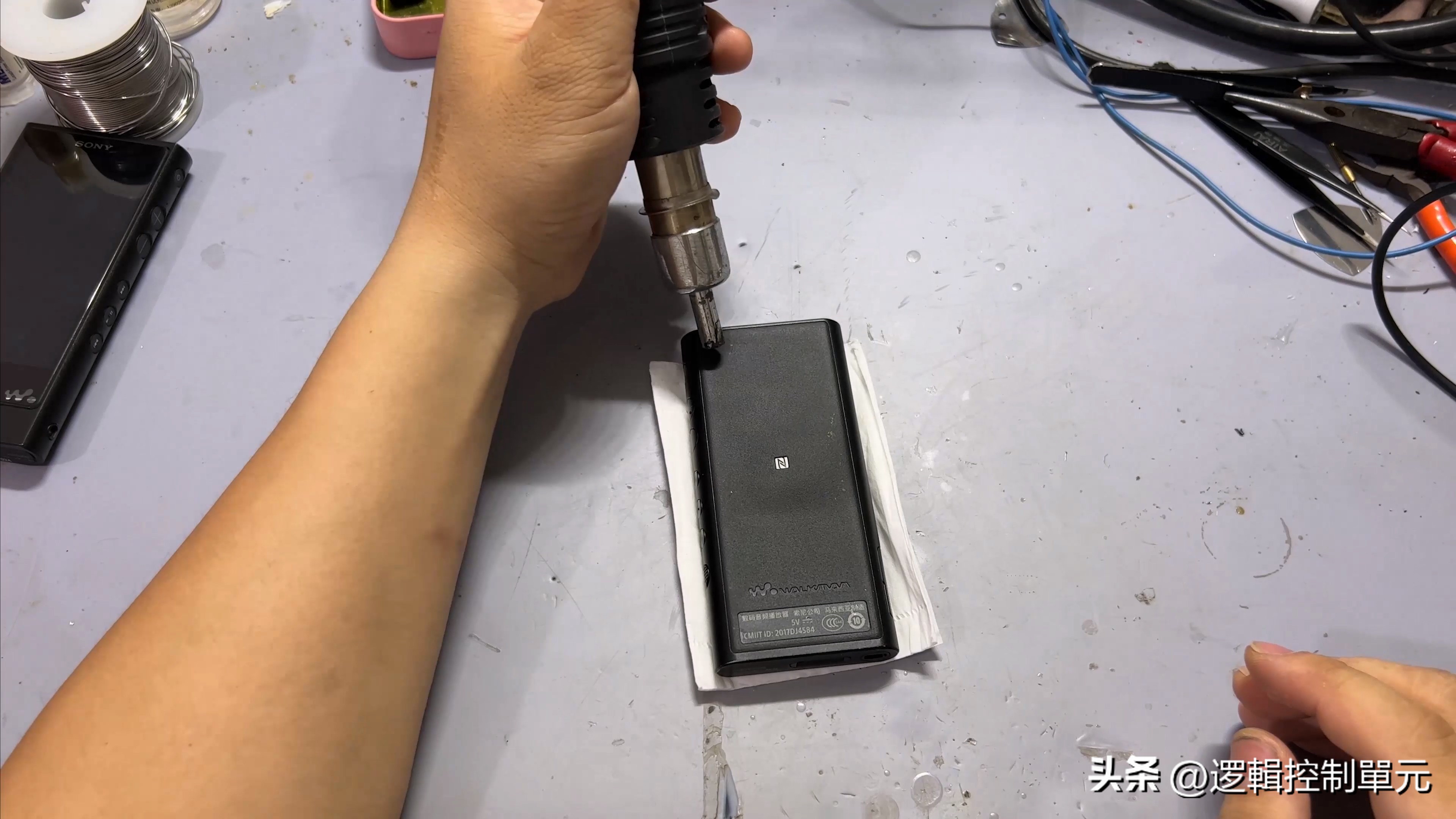 sony播放器zx300a拆解,索尼zx300a怎样更换电池