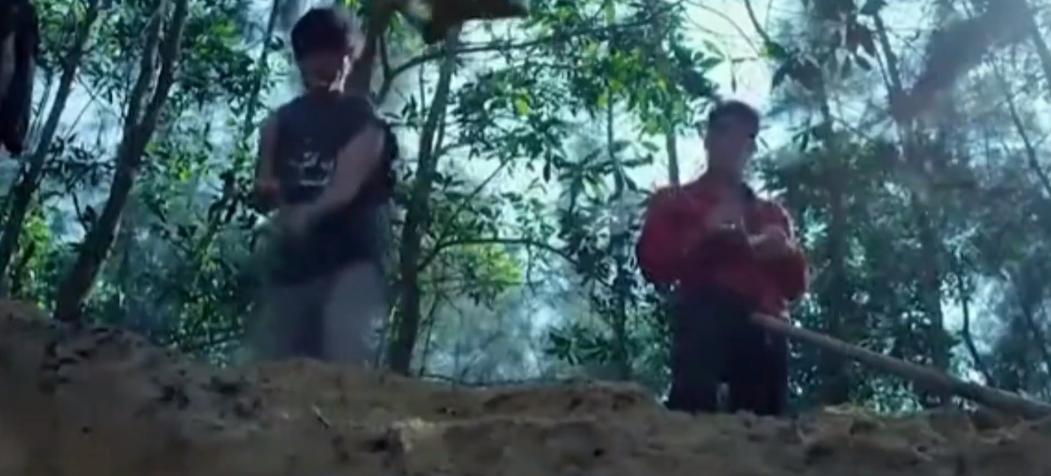 女的*光脱**拍卖，男的生拔指甲，真实的边境赌博，远比你想象的可怕