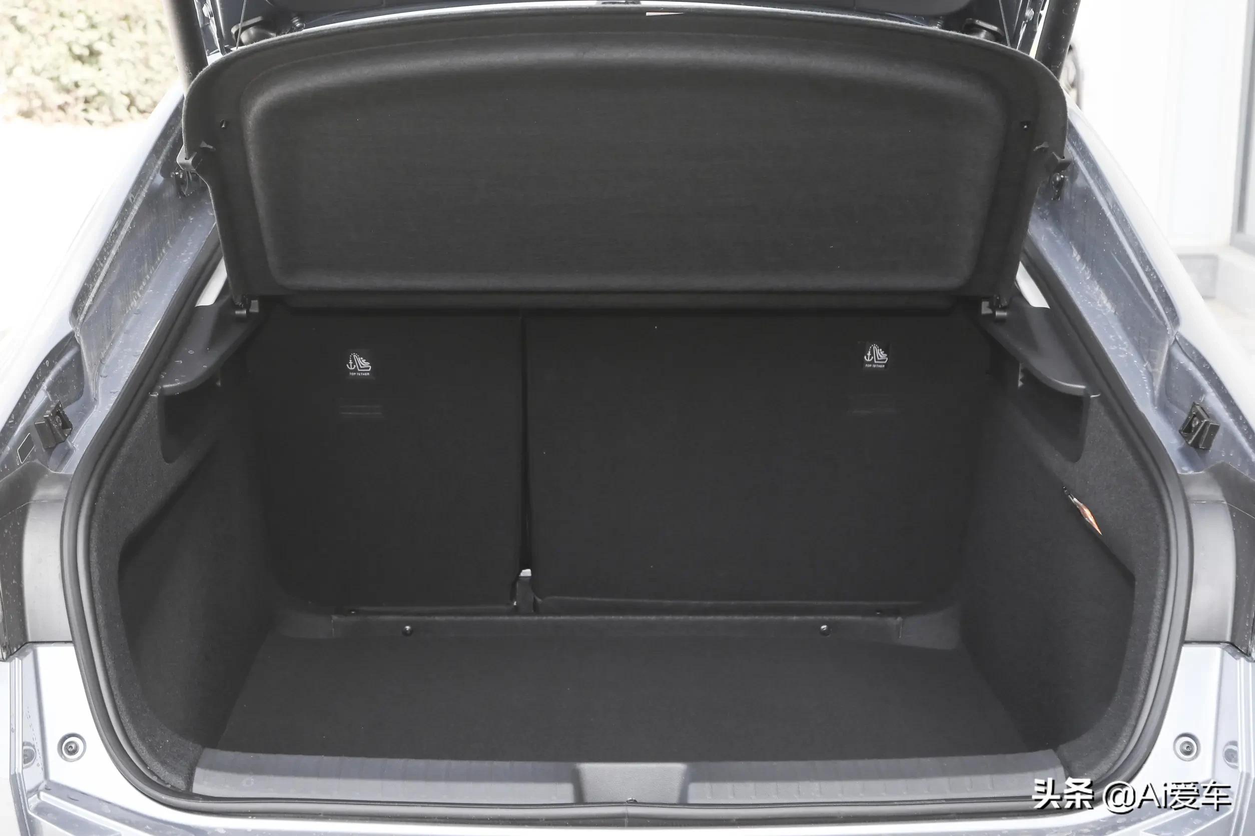 大众凌渡轿跑2022新款落地价,a级最美轿车大众凌渡