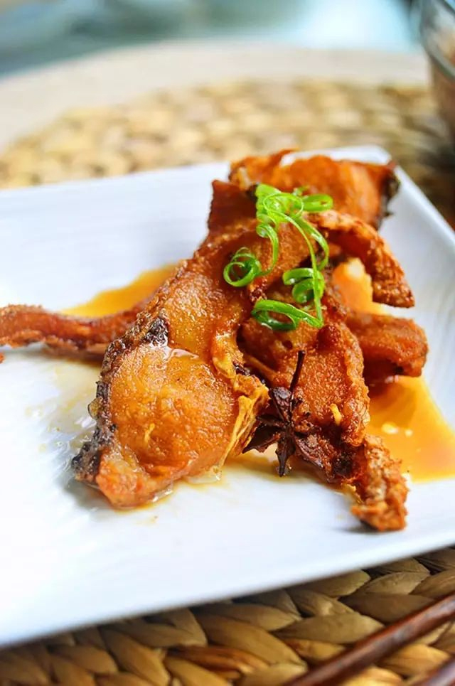 草鱼焖鱼家常做法,酥焖草鱼怎么做好吃