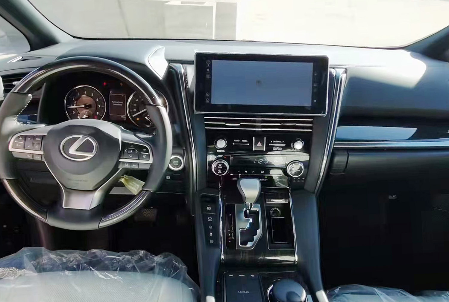 雷克萨斯lm350首发已经几年了,雷克萨斯LM350图片