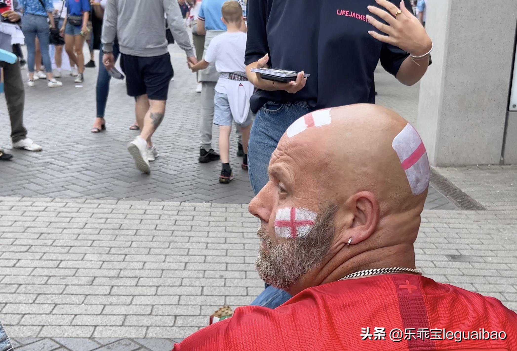 卡塔尔世界杯的遮阳伞,卡塔尔世界杯球场遮阳降温